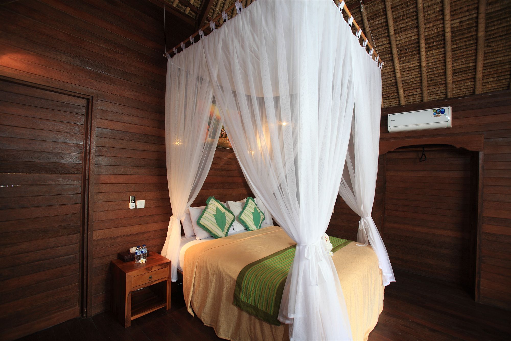 Sunset Coin Lembongan Otel Nusa Lembongan Dış mekan fotoğraf