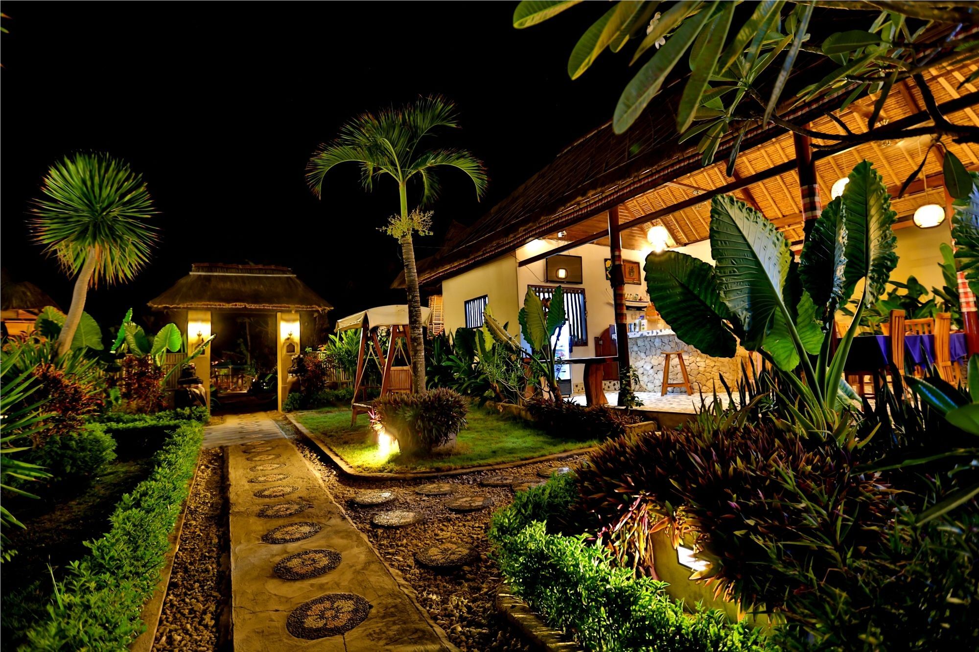 Sunset Coin Lembongan Otel Nusa Lembongan Dış mekan fotoğraf