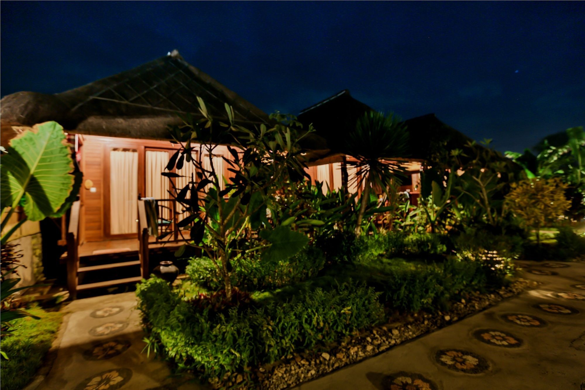 Sunset Coin Lembongan Otel Nusa Lembongan Dış mekan fotoğraf