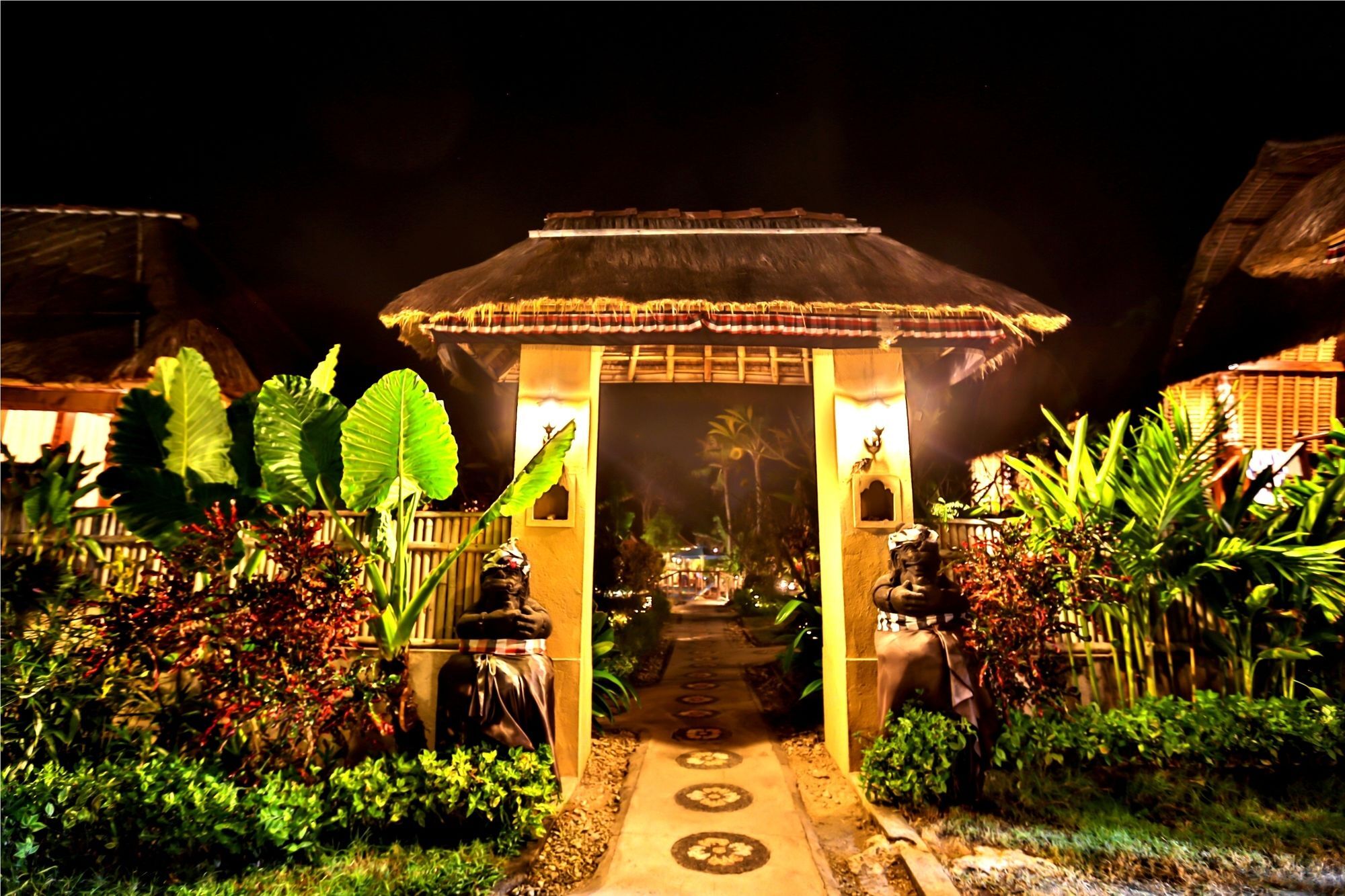 Sunset Coin Lembongan Otel Nusa Lembongan Dış mekan fotoğraf