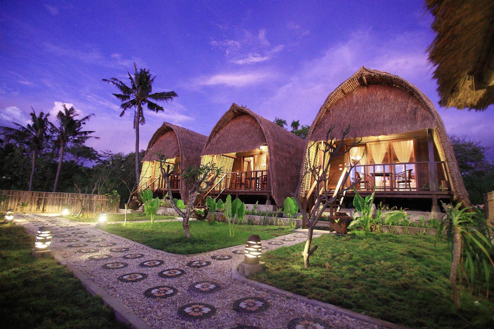 Sunset Coin Lembongan Otel Nusa Lembongan Dış mekan fotoğraf